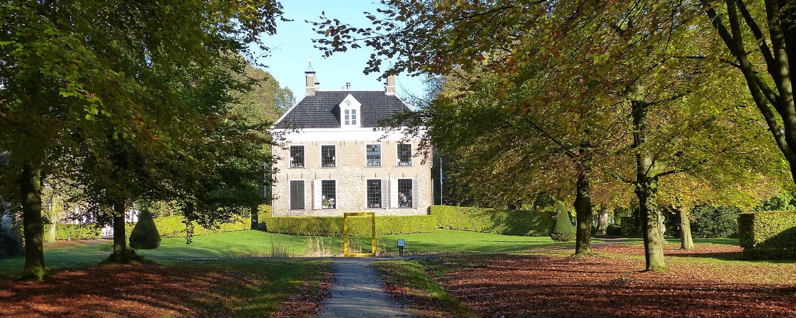 De parkaanleg van Landgoed Ennemaborg in Midwolda